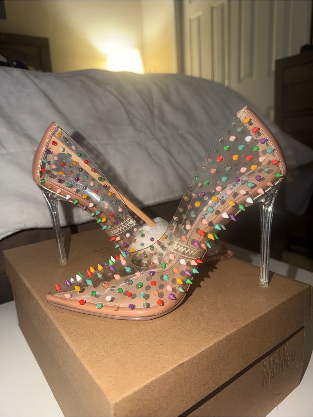 NWB Steve Madden Clear Pointed Pump w/Multicolor Spike Studs SZ 5